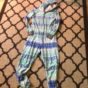 SOFT cozy one piece sleepwear size small